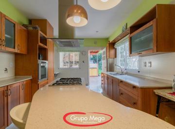 Casa · 248m² · 4 Ambientes · En Venta Casa S/lote de 8.70x 47, 4 Ambientes con Gran Fondo 407 m² Tot Tot