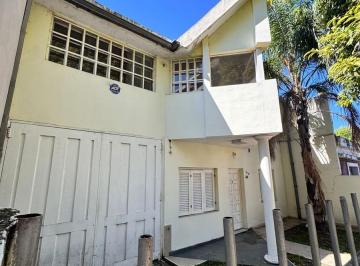 Casa · 310m² · 9 Ambientes · 2 Cocheras · Ocaña 319