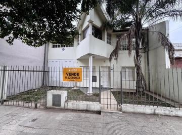 Casa · 310m² · 9 Ambientes · 2 Cocheras · Ocaña 319