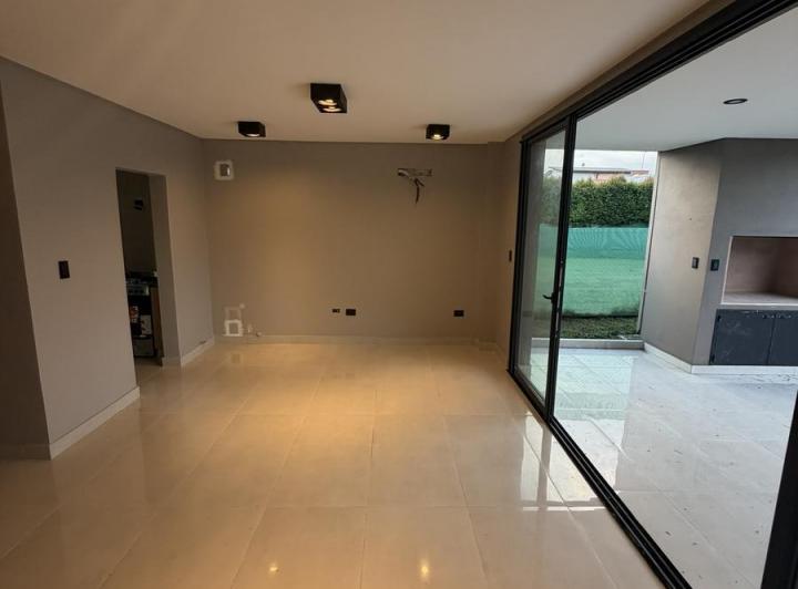 Casa · 101m² · 3 Ambientes · 1 Cochera