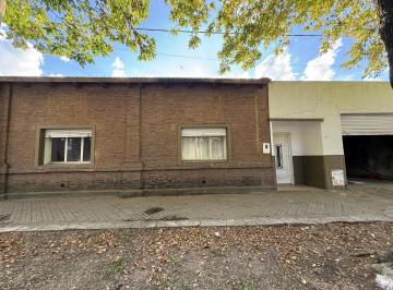 Casa · 232m² · 4 Ambientes · 1 Cochera · Casa en Acebal