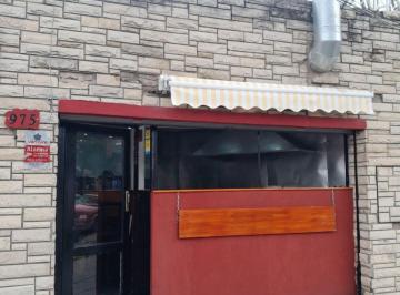 Local comercial · 40m² · Alquiler Local Sobre Av Los Quiles y Montevideo - Apto Todo Destino.