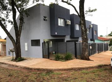 GARAGE CERRADO CON VERJAS, LAVADERO SEMICUBIERTO CON PATIO TRASERO. POSEE MUEBLE · Duplex Nuevo en Barrio Tranquilo y Céntrico