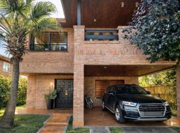 Casa de 5 ambientes, Esteban Echeverría · Hermosa Casa en Venta 4 Dorm. Country Club El Sosiego Canning