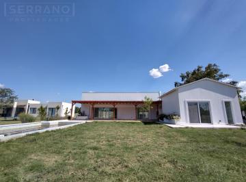 Casa · 233m² · 4 Ambientes · 2 Cocheras · Venta. Casa a Estrenar 4 Ambientes. Sobre Lote de 1532 m². Pinares Country Club