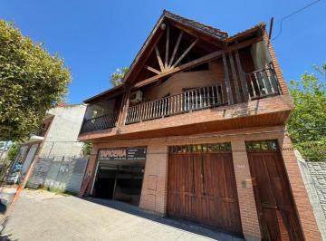 Casa de 10 ambientes, La Plata · Casa + Local + Departamento en Venta en La Plata (3 Niveles)