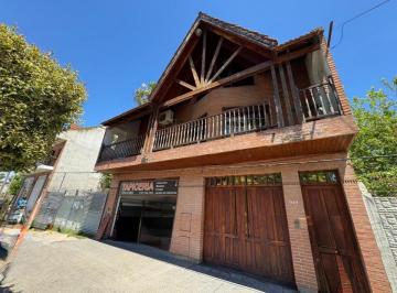Casa · 26157m² · 10 Ambientes · 2 Cocheras · Casa + Local + Departamento en Venta en La Plata (3 Niveles)
