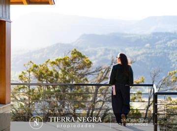 Casa · 230m² · 6 Ambientes · 3 Cocheras · Increible Casa a La Venta en Handel, San Martín de Los Andes!