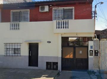 Casa · 433m² · 2 Cocheras · Venta de Casa en Avellaneda