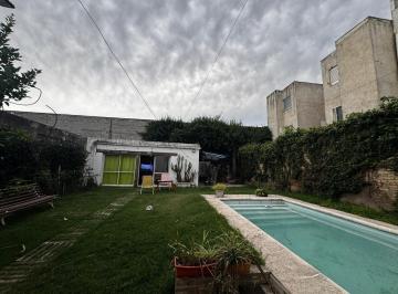 Casa · 235m² · 10 Ambientes · 2 Cocheras · Venta Casa 4 Dorm. en San Vicente