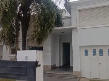 Casa · 235m² · 10 Ambientes · 2 Cocheras · Venta Casa 4 Dorm. en San Vicente