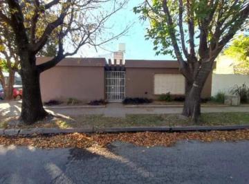 Casa · 110m² · 5 Ambientes · 1 Cochera · Venta Casa 3 Dorm. B Las Palmas Apto Credito