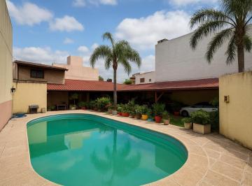Casa · 265m² · 2 Ambientes · 3 Cocheras · Venta Duplex Tipo Loft Barrio Nuevo Poeta Lugones