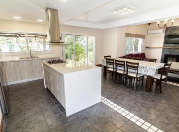 Casa · 200m² · 4 Ambientes · 1 Cochera · Casa, 3 Dorm., Cochera, Pileta, Barrio Cerrado Roldan, Venta