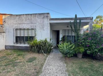 Casa · 300m² · 3 Ambientes · 1 Cochera · ¡Imperdible Ideal Locales Casa en Centro de A. Sourdeaux!