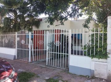Casa · 60m² · 3 Ambientes · 1 Cochera · Casa en Venta a Reciclar Alberdi