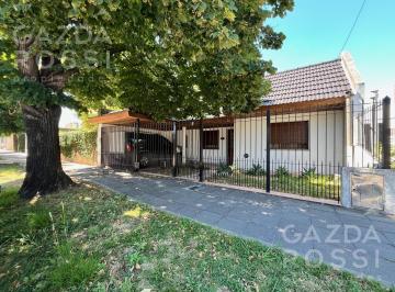 Casa · 272m² · 3 Ambientes · 1 Cochera · Casa en Temperley