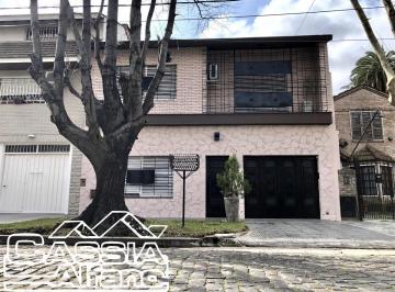 Casa · 220m² · 4 Ambientes · 1 Cochera · Casa - Lomas de Zamora Oeste