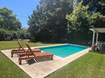 Casa · 263m² · 5 Ambientes · 3 Cocheras · Hermosa Casa en Venta en Club de Campo Pilar del Lago