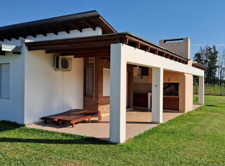 Casa · 90m² · 5 Ambientes · 2 Cocheras