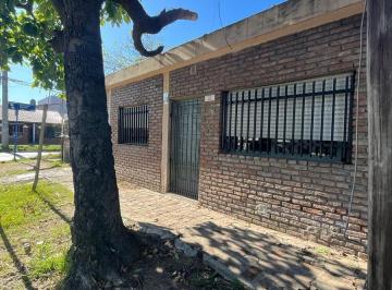 Casa · 176m² · 6 Ambientes · 1 Cochera · 3 PH en Venta en Bloque en Isidro Casanova con Gran Renta