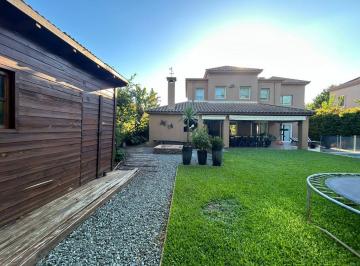Casa · 210m² · 5 Ambientes · 3 Cocheras · Casa en Venta - Apto Crédito - 5 Amb - Barrio San Lucas Village - Ing. Maschwitz