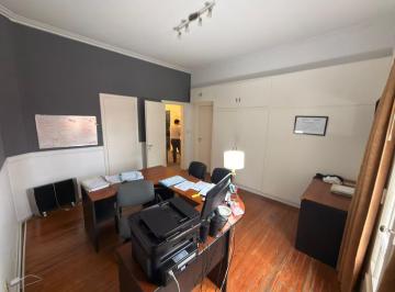 Oficina comercial · 159m² · 8 Ambientes · Impecable Oficina Ubicacion Privilegiada Frente a Estacion