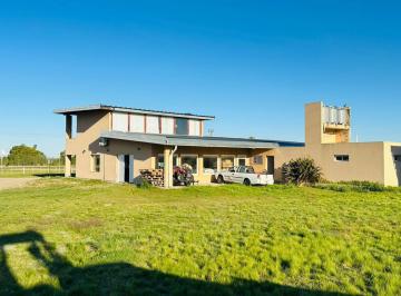 Local comercial · 5 Ambientes · Local en Saldungaray