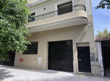 Edificio · 1150m² · 4 Cocheras · Venta. Galpon Reciclado a Nuevo. Oficinas y Estacionamiento.