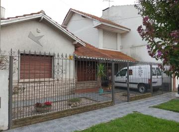 Casa · 172m² · 4 Ambientes · 1 Cochera · Casa 3 Ambientes con Departamento y Quincho