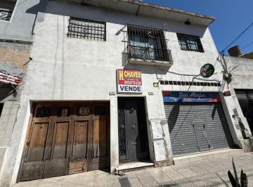 Casa · 335m² · 6 Ambientes · 1 Cochera · Casa en Pompeya