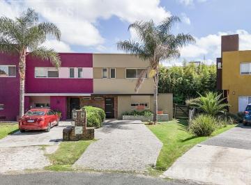 Casa · 122m² · 5 Ambientes · 2 Cocheras · Casa en Venta en La Candela