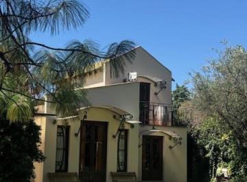 Casa · 320m² · 8 Ambientes · 4 Cocheras · Casa en Venta - Callejón Privado - Chacras de Coria - Luján de Cuyo