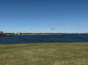 Terreno · 900m² · Lote/terreno Al Lago en Venta en Barrio Amarras, Puertos del Lago