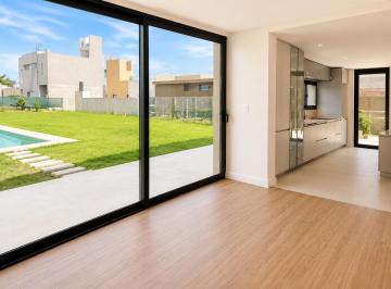Casa · 173m² · 4 Ambientes · 3 Cocheras · Casa de 3 Dorm. en Venta en Funes City
