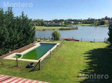 Quinta vacacional · 172m² · 4 Ambientes · 6 Cocheras · Casa Quinta 3amb + Pileta + Dep + con Muelle Al Lago