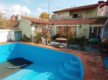 Casa · 261m² · 7 Ambientes · 2 Cocheras · Casa de 7 Ambientes con Piscina a La Venta en Beccar