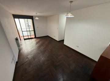 Departamento · 52m² · 2 Ambientes · Departamento de un Dormitorio con Balcón en Alquiler - Excelente Ubicación - Pileta y Asador