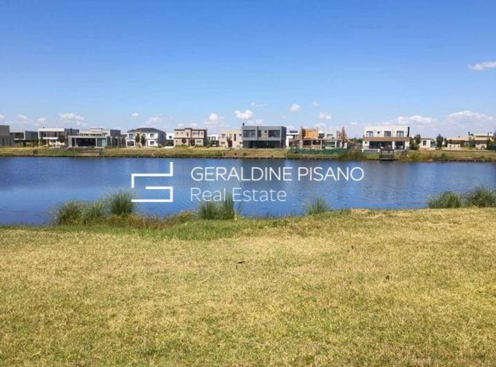 Terreno · 785m²