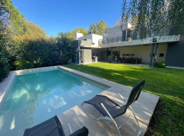 Casa · 230m² · 4 Ambientes · 4 Cocheras · Casa en Venta en Sol del Parana 3 Dorm, Piscina Gran Calidad