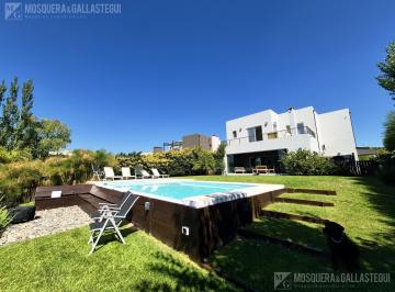 Casa · 306m² · 6 Ambientes · 5 Cocheras · Super Completa! San Francisco a Laguna, 4 Dorm. Dependencias Play