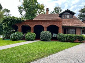 Casa de 4 ambientes, Ituzaingó · Casa Sobre Lote de 1583 m² en Parque Leloir