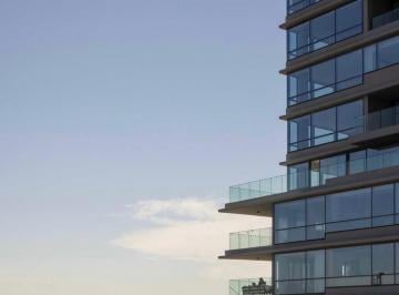 Departamento · 237m² · 5 Ambientes · Venta – Oportunidad Piso de Categoría con Balcón Aterrazado, 4 Dorm. y Dependencia