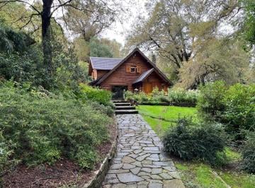 Casa · 1m² · 3 Ambientes · 1 Cochera · Casa Chalet en Alquiler en Altos del Sol, San Martin de Los Andes, Patagonia