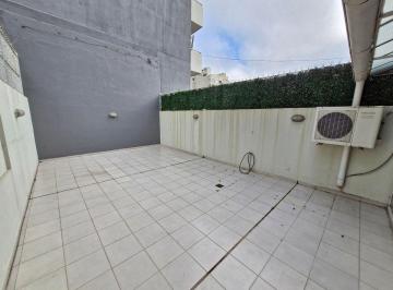 Departamento de 2 ambientes, Flores · Amplio 2 Ambientes y Medio con Extenso Patio - 102 m² - a Una Cuadra de Av Rivadavia