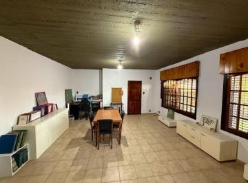 Casa · 151m² · 4 Ambientes · 2 Cocheras · Casa en Venta a Terminar en Hurlingham Gran Lote