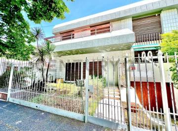 Casa · 161m² · 5 Ambientes · 1 Cochera · Venta Casa 5 Ambientes Haedo Cochera Patio