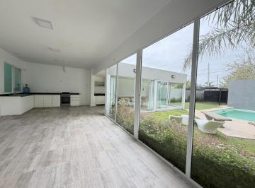 Casa · 139m² · 4 Ambientes · 1 Cochera · Casa en Tierra de Sueños 3