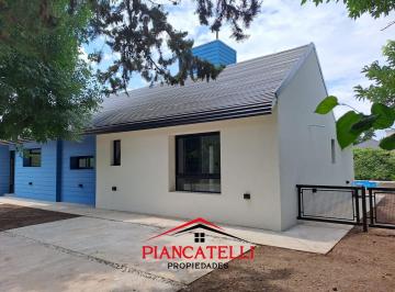 Casa · 100m² · 4 Ambientes · 3 Cocheras · Venta de Casa en Banco Provincia con 4 Ambientes