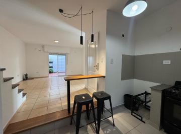PH · 80m² · 2 Dormitorios · 1 Cochera · PH en Echesortu